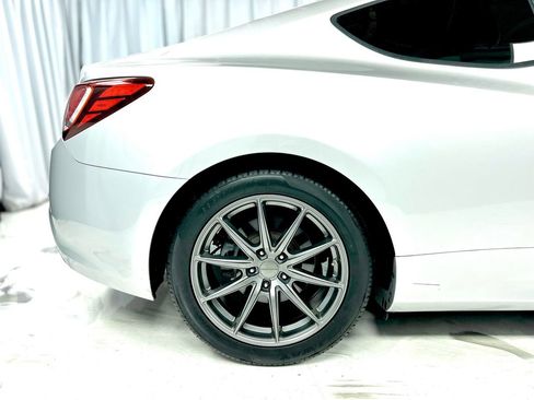 Used 2015 Hyundai Genesis 3.8 image 10