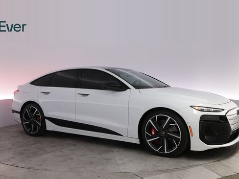Used 2025 Audi S6 e-tron Premium Plus w/ Premium Plus AWD/4WD image 14