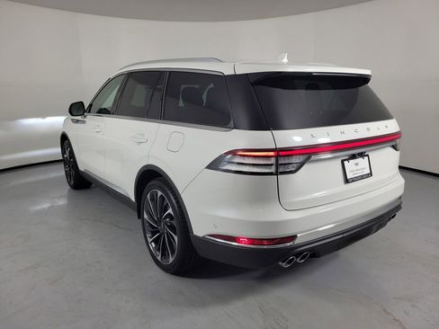 Used 2021 Lincoln Aviator Reserve w/ Equipment Group 202A AWD/4WD image 3