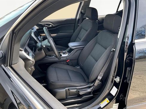 Used 2023 GMC Acadia SLE image 25