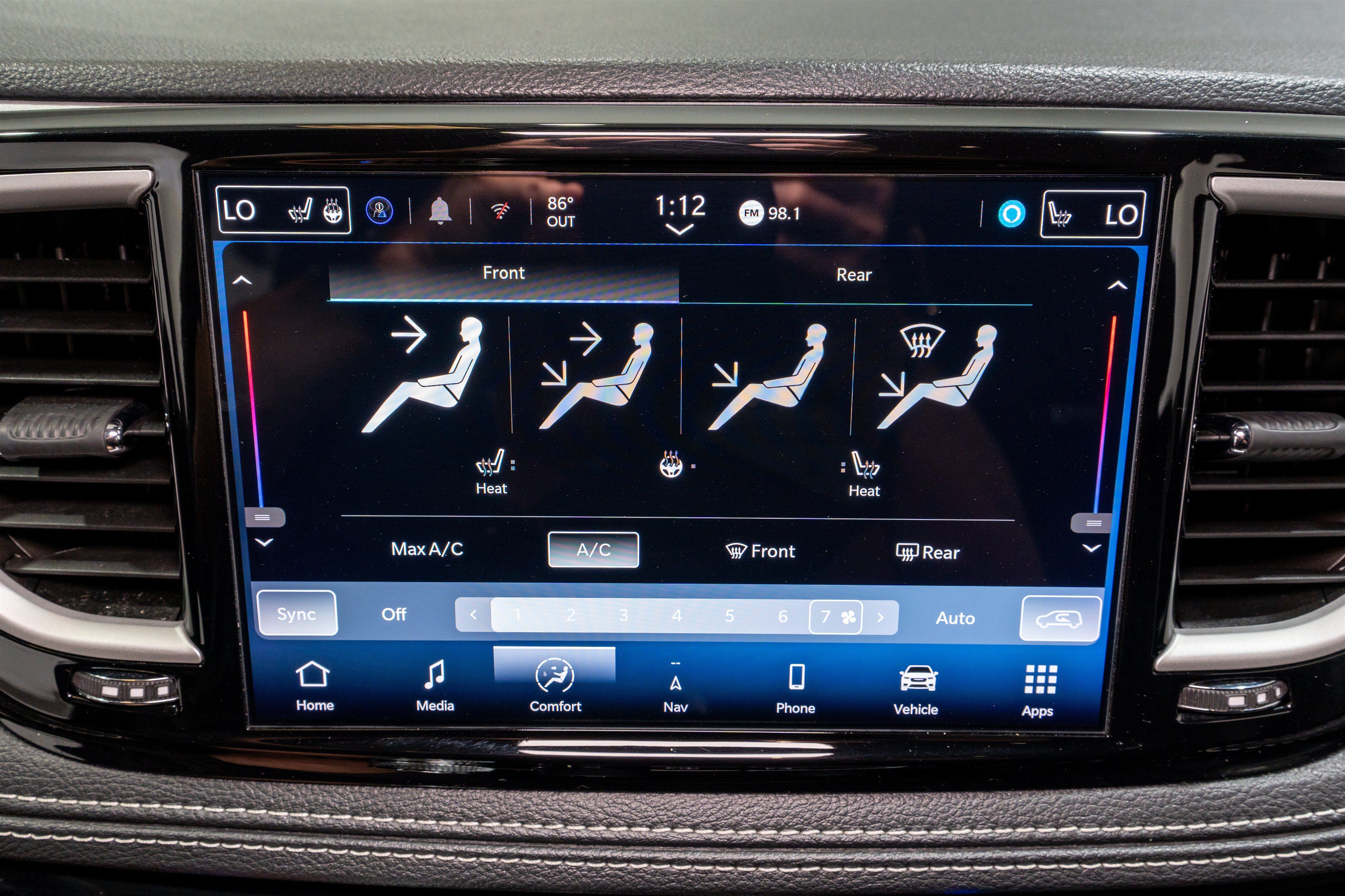 Used 2024 Chrysler Pacifica Limited FWD image 20