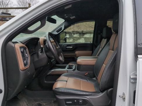 Used 2023 Chevrolet Silverado 2500 High Country image 14