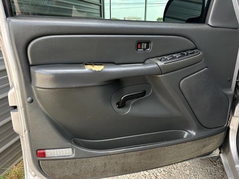 Used 2005 Chevrolet Silverado 1500 LS w/ Light Duty Power Package RWD image 11