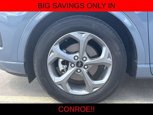 Used 2023 Ford Escape ST-Line w/ Tech Pack #1 FWD image 9