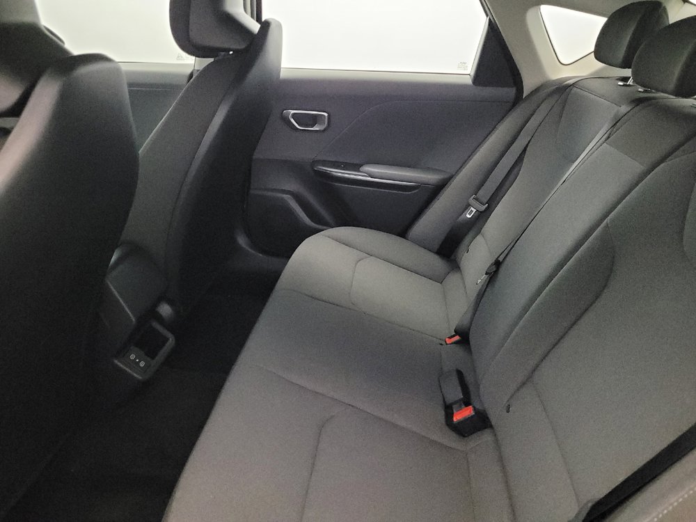 Used 2025 Kia K4 FWD image 18
