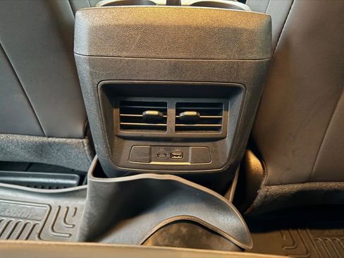 Used 2024 Chevrolet Colorado Z71 w/ Z71 Convenience Package 2 image 15