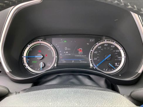 Used 2022 Toyota Highlander XLE image 26