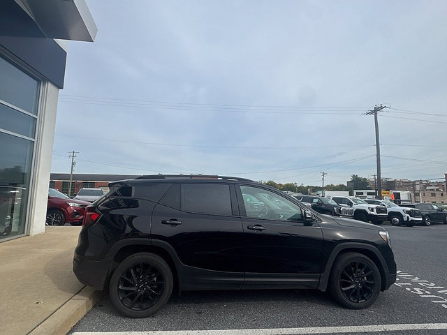 Used 2023 GMC Terrain SLT w/ Tech Package AWD/4WD image 8