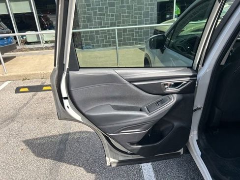 Used 2023 Subaru Forester Premium AWD/4WD image 28