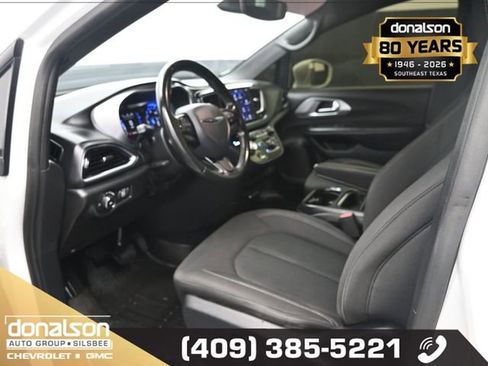 Used 2019 Chrysler Pacifica Touring Plus w/ S Appearance Package image 7