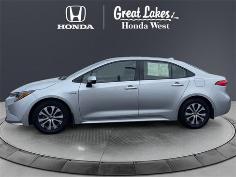 Used 2020 Toyota Corolla LE image 2