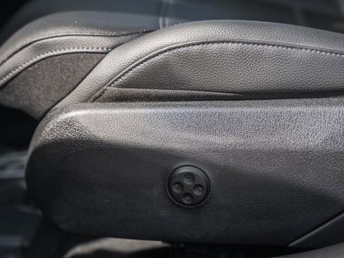 Used 2023 Mercedes-Benz C 300 4MATIC Sedan image 34