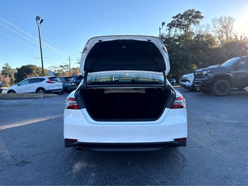 Used 2019 Toyota Camry Hybrid image 25