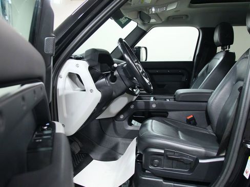 Used 2023 Land Rover Defender 110 S AWD/4WD image 4