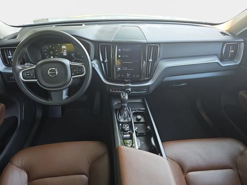 Used 2020 Volvo XC60 T5 Momentum w/ Protection Package Premier AWD/4WD image 10