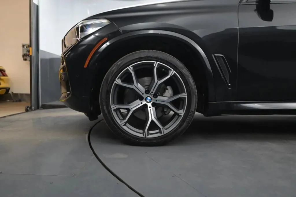 Used 2020 BMW X5 xDrive40i w/ M Sport Package AWD/4WD image 8