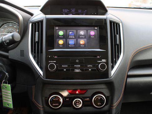 Used 2020 Subaru Crosstrek 2.0i Premium image 13