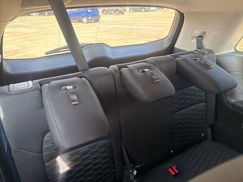 Used 2022 Nissan Pathfinder SV FWD image 34