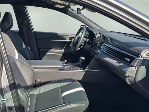 Used 2025 Toyota Camry SE FWD image 10