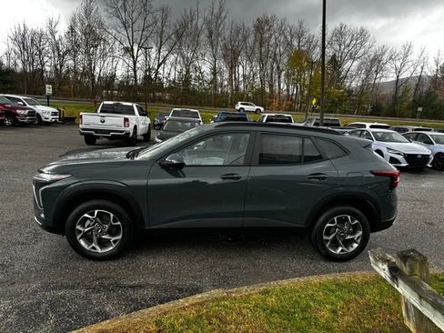 New 2026 Chevrolet Trax LT w/ Driver Confidence Package image 4