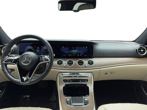 Used 2022 Mercedes-Benz E 350 Sedan w/ AMG Line Exterior image 23