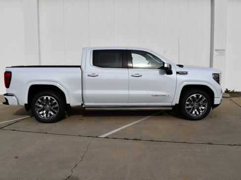 New 2026 GMC Sierra 1500 Denali image 4