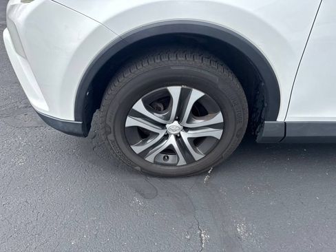 Used 2016 Toyota RAV4 LE AWD/4WD image 15
