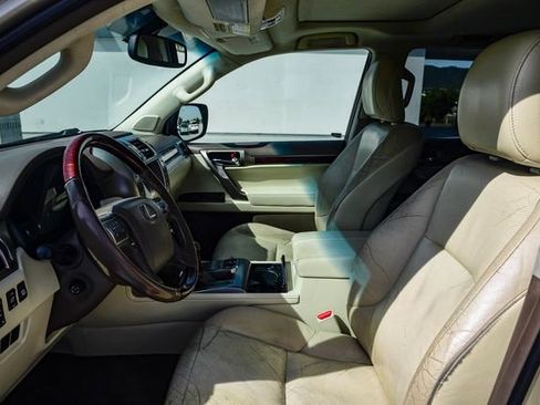 Used 2014 Lexus GX 460 w/ Premium Package image 16