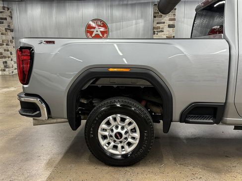 Used 2024 GMC Sierra 2500 Pro AWD/4WD image 16
