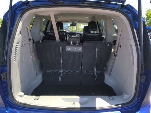 Used 2021 Chrysler Pacifica Limited FWD image 38