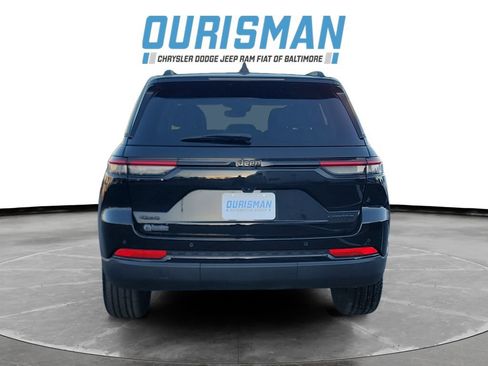 Used 2023 Jeep Grand Cherokee Limited w/ Black Appearance Package image 5