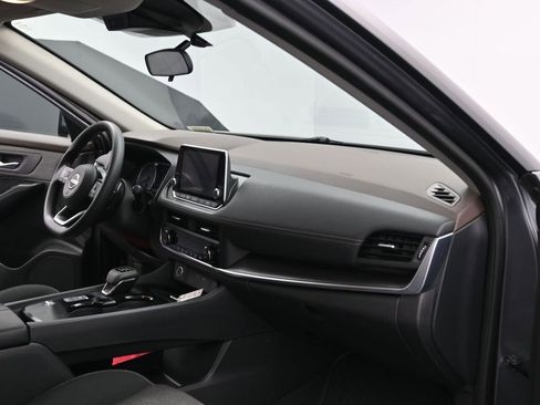 Used 2023 Nissan Rogue SV image 31