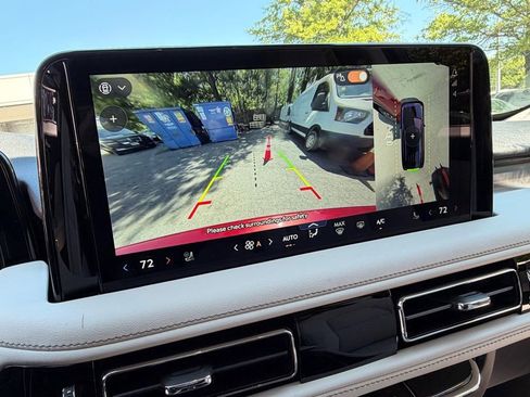 New 2026 Lincoln Aviator AWD image 16