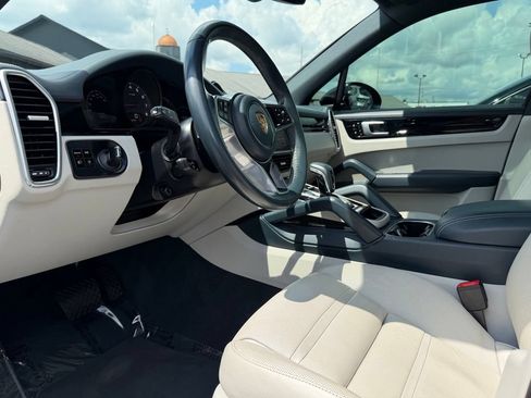 Used 2021 Porsche Cayenne AWD/4WD image 37