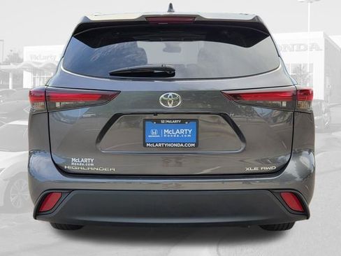 Used 2025 Toyota Highlander XLE AWD/4WD image 6