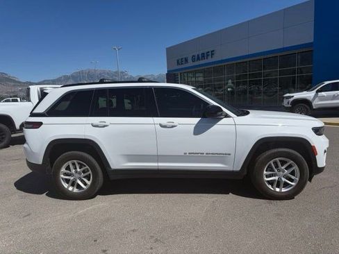 Used 2024 Jeep Grand Cherokee Laredo X w/ Luxury Tech Group I AWD/4WD image 3
