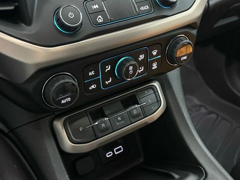 Used 2023 GMC Acadia Denali w/ Denali Ultimate Package image 29