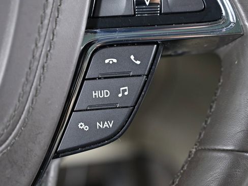 Used 2017 Lincoln Continental Reserve w/ Technology Package FWD image 15