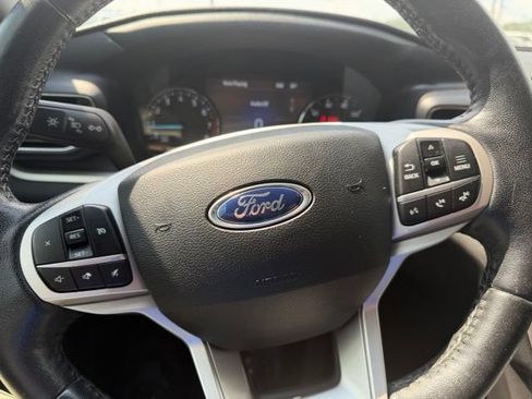 Used 2021 Ford Explorer XLT w/ Equipment Group 202A RWD image 17