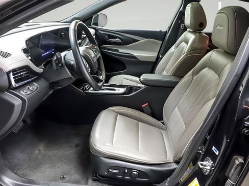 Used 2025 Buick Envista Avenir FWD image 8
