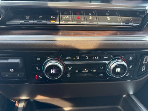 Used 2024 GMC Sierra 2500 SLT w/ Texas SLT Premium Package image 18