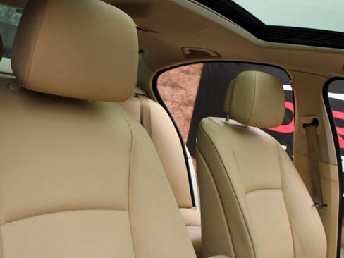 Used 2011 BMW 535i xDrive Sedan image 14