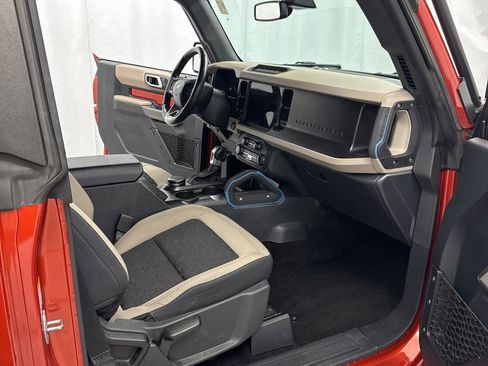 Certified 2022 Ford Bronco Wildtrak AWD/4WD image 31