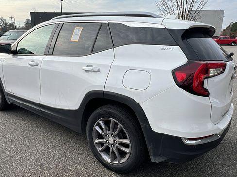 Used 2023 GMC Terrain SLT image 10
