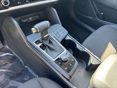 Used 2025 Kia Sportage LX image 41