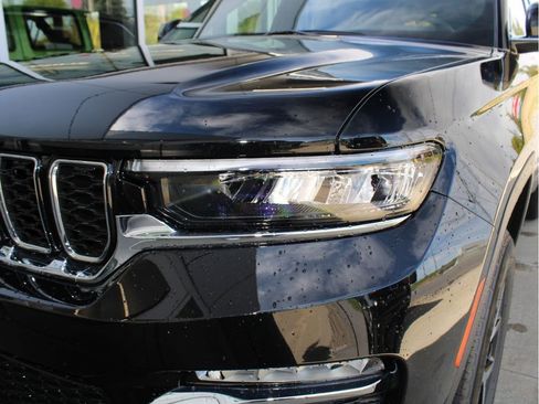 New 2025 Jeep Grand Cherokee Limited w/ Luxury Tech Group II image 36