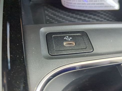 New 2024 Mercedes-Benz GLB 250 4MATIC image 19