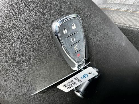Used 2020 Chevrolet Equinox LT w/ Driver Convenience Package FWD image 15