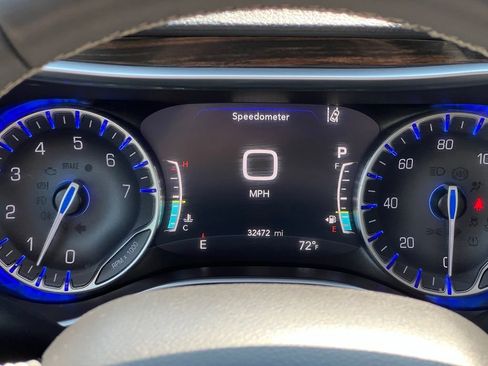 Used 2024 Chrysler Pacifica Limited FWD image 29