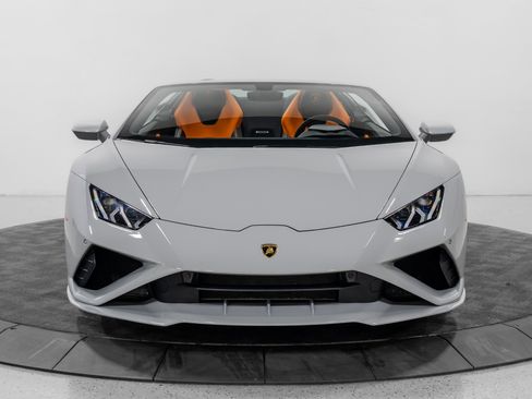 Used 2021 Lamborghini Huracan EVO RWD image 12